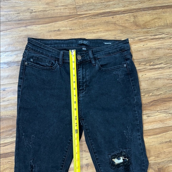 Judy Blue Black Skinny Jeans with Distressing Size 11/30 - Picture 4 of 13